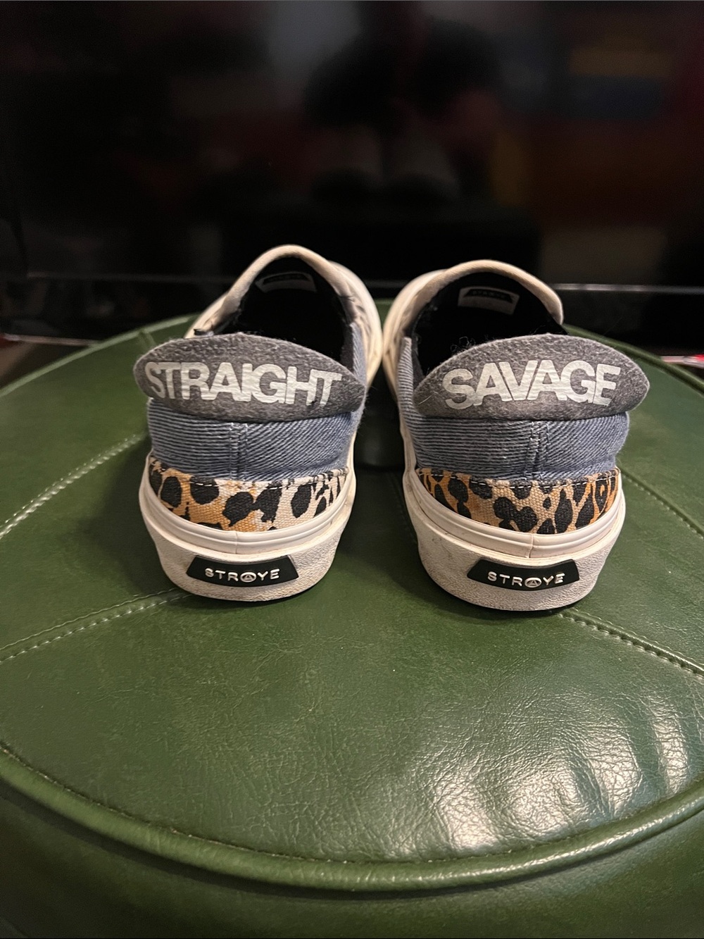 STRAYE CLASSIC SLIP ONS LIMITED EDITION  STRAIGHT SAVAGE ANIMAL PACK SIZE 9.5